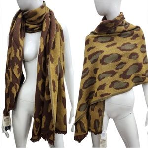 NWT QUAGGA GREEN LABEL SHAWL/SCARF AND BRACELET